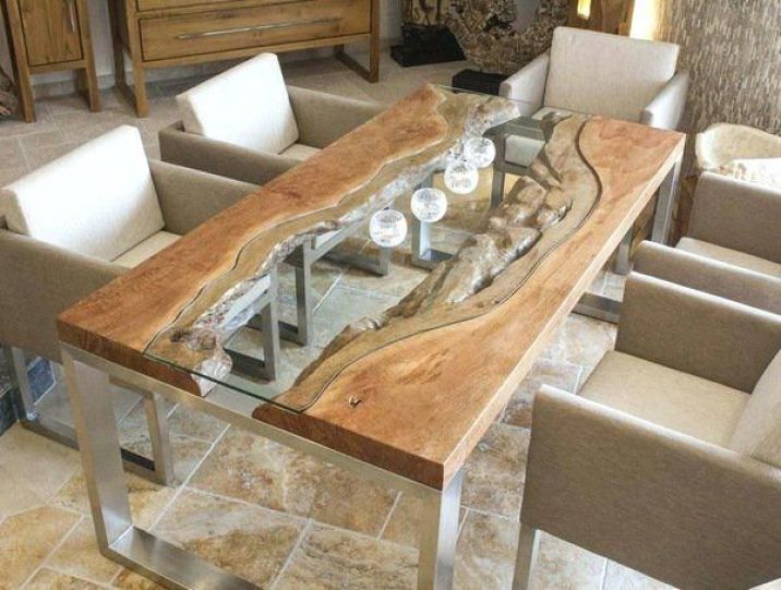 Meja kayu dengan kombinasi kaca
