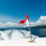 Bendera Indonesia di perahu